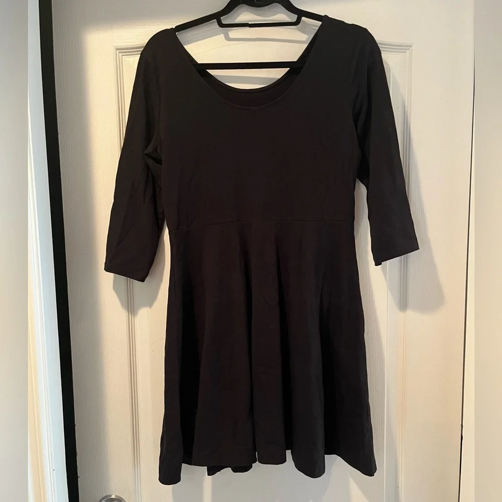H&M Black Quarter Sleeve Skater Dress - Picture 2 of 4
